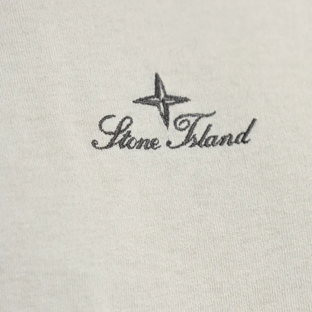 Футболка с вышивкой логотипа