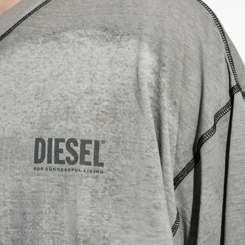 Футболка с длинными рукавами и принтом-лого