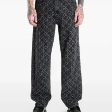 Джинсы с пуговицами и узором