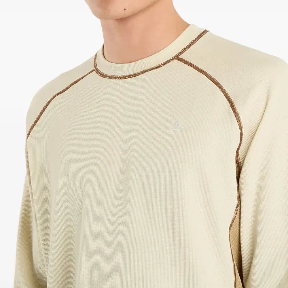 Лонгслив ACG "Chinati" с контрастной отделкой