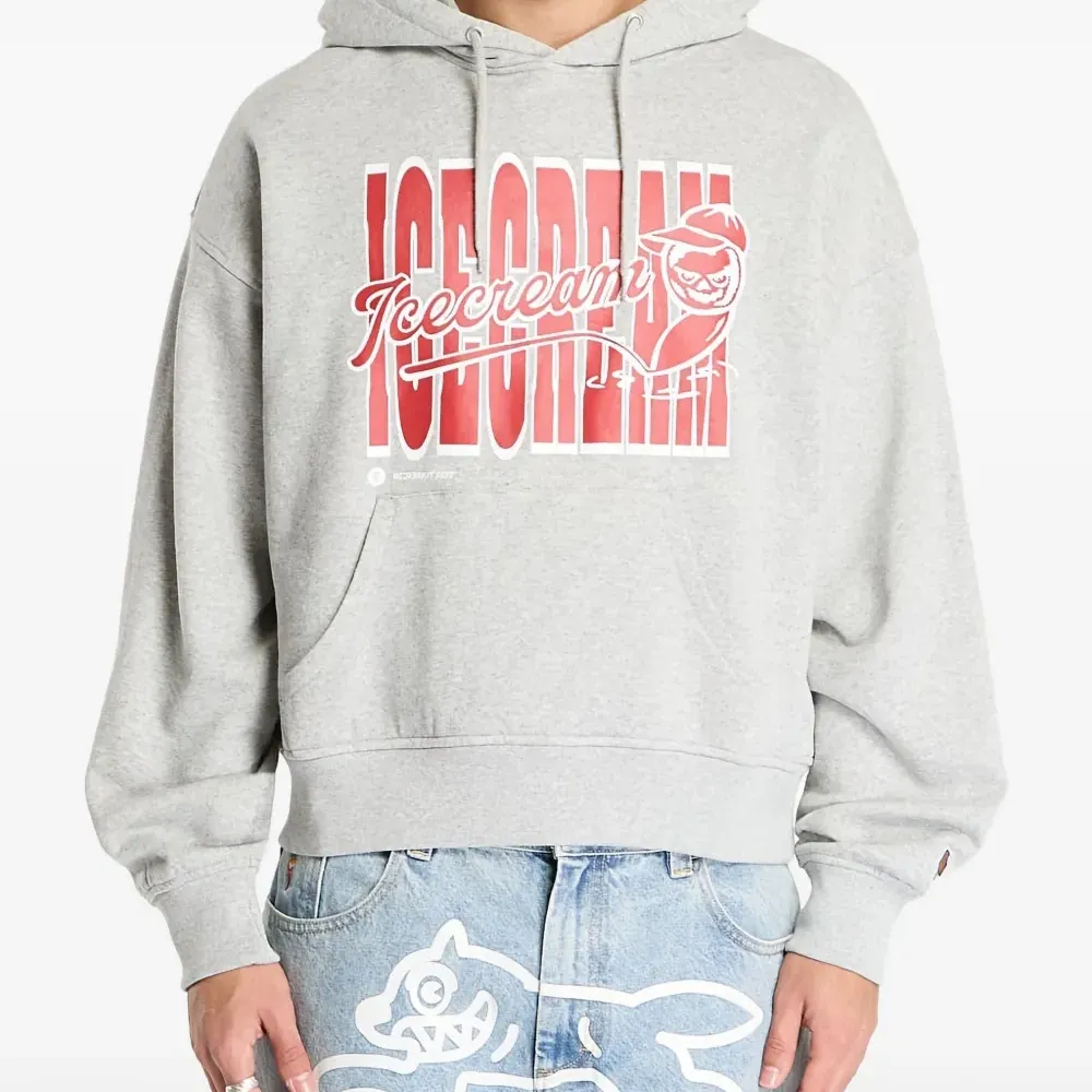 Худи с накладным карманом