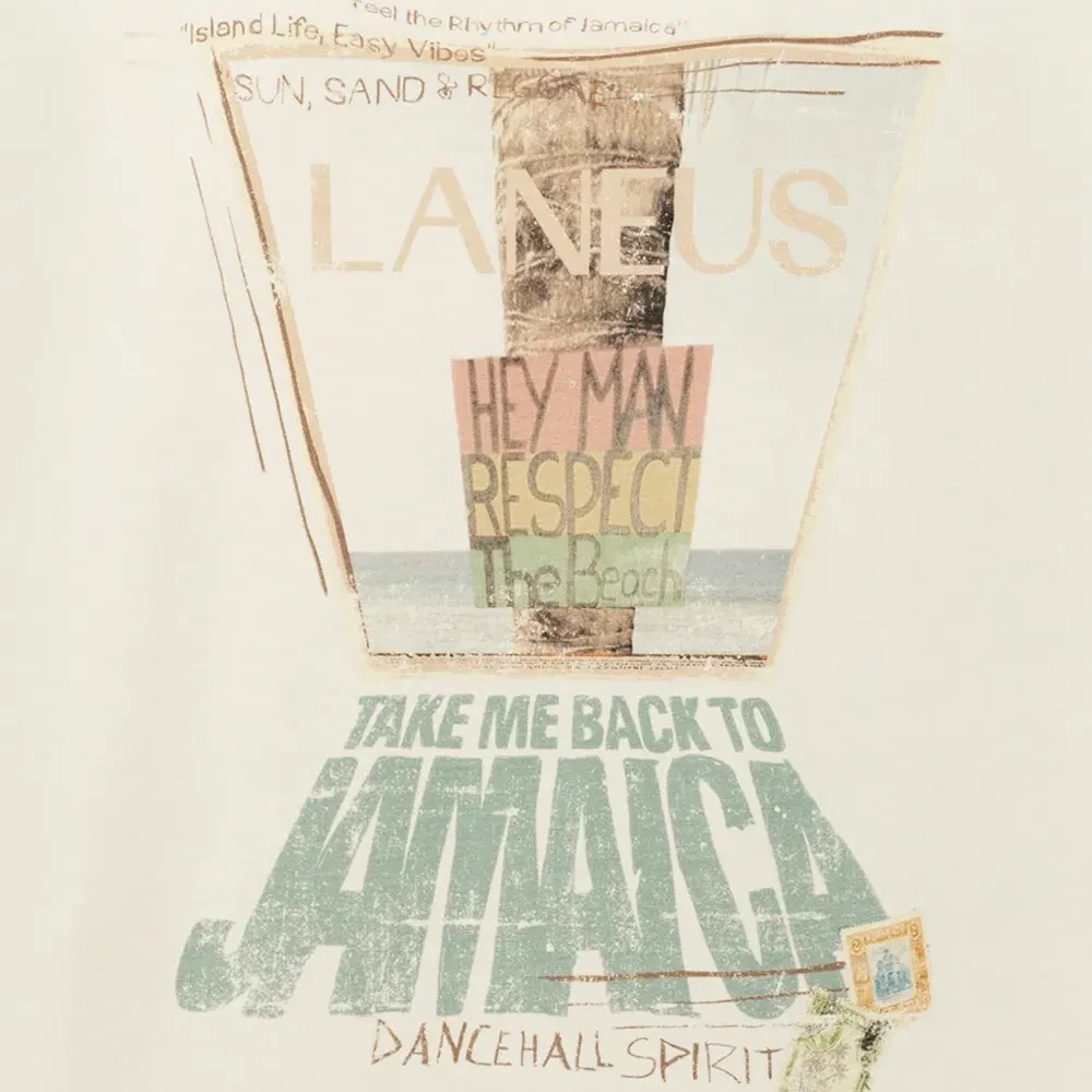 Футболка с логотипом