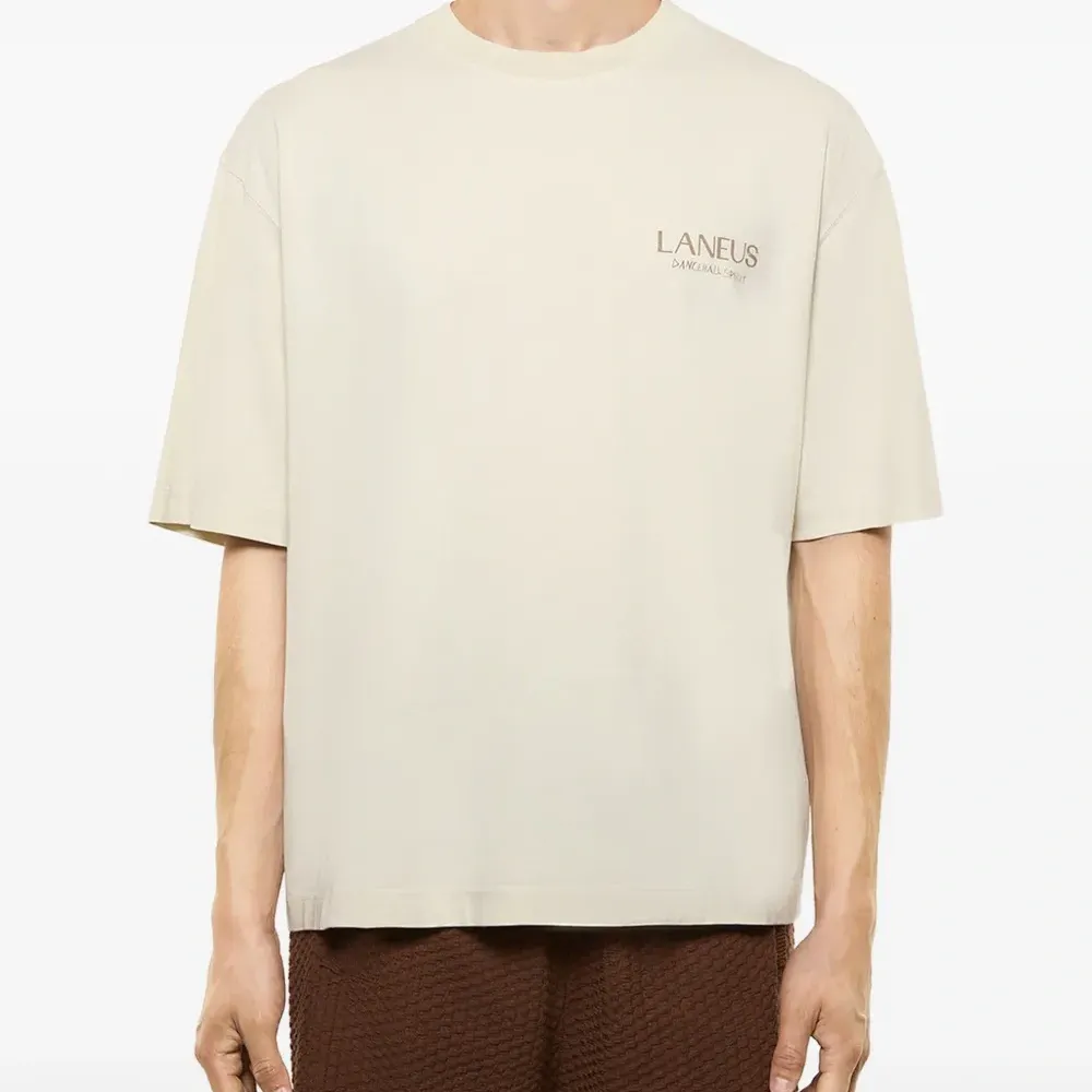 Футболка с логотипом