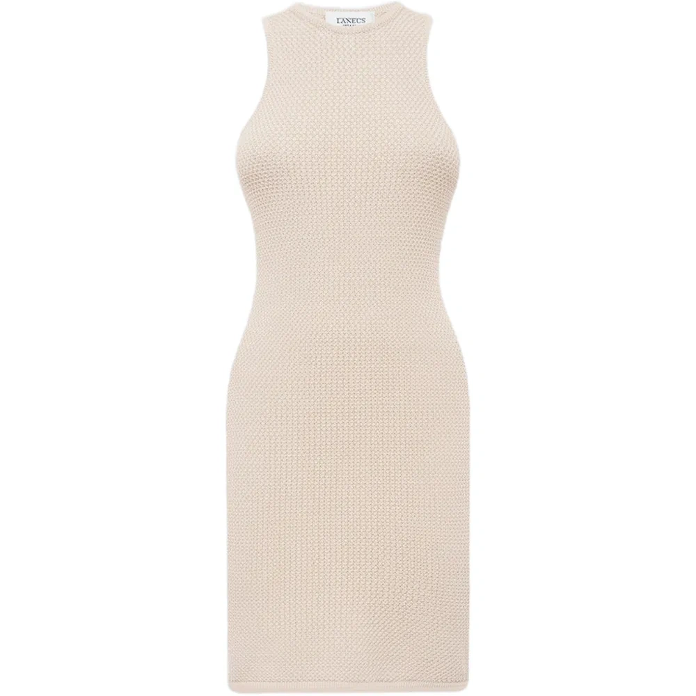 Вязаное платье без рукавов