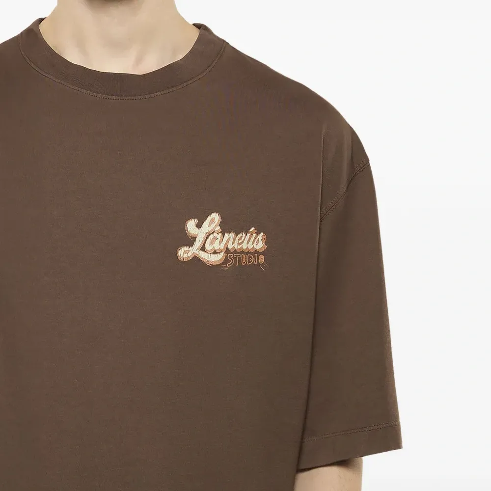 Футболка с логотипом