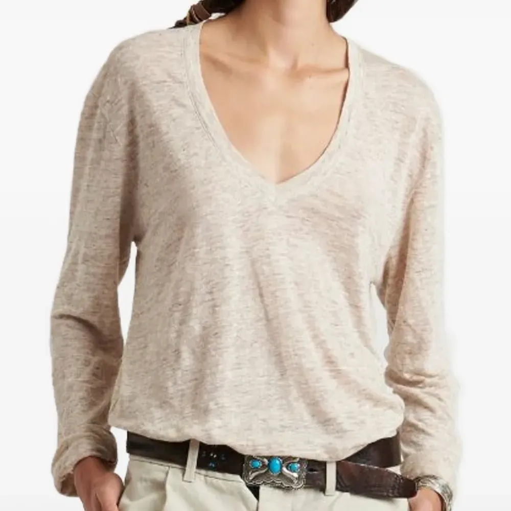 Лонгслив с V-образным вырезом