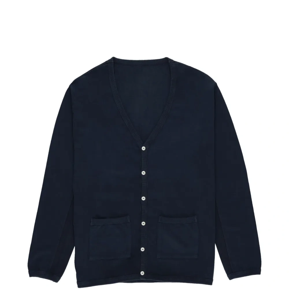 Кардиган с V-образным вырезом и карманами