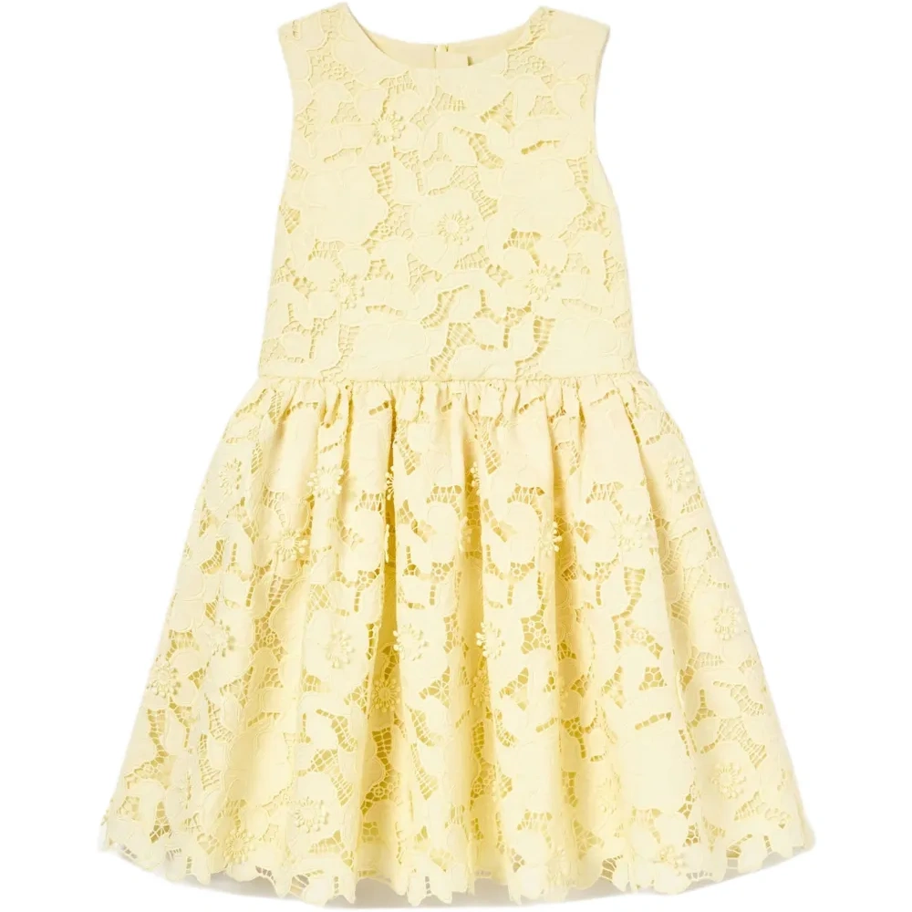 Кружевное платье с круглым вырезом