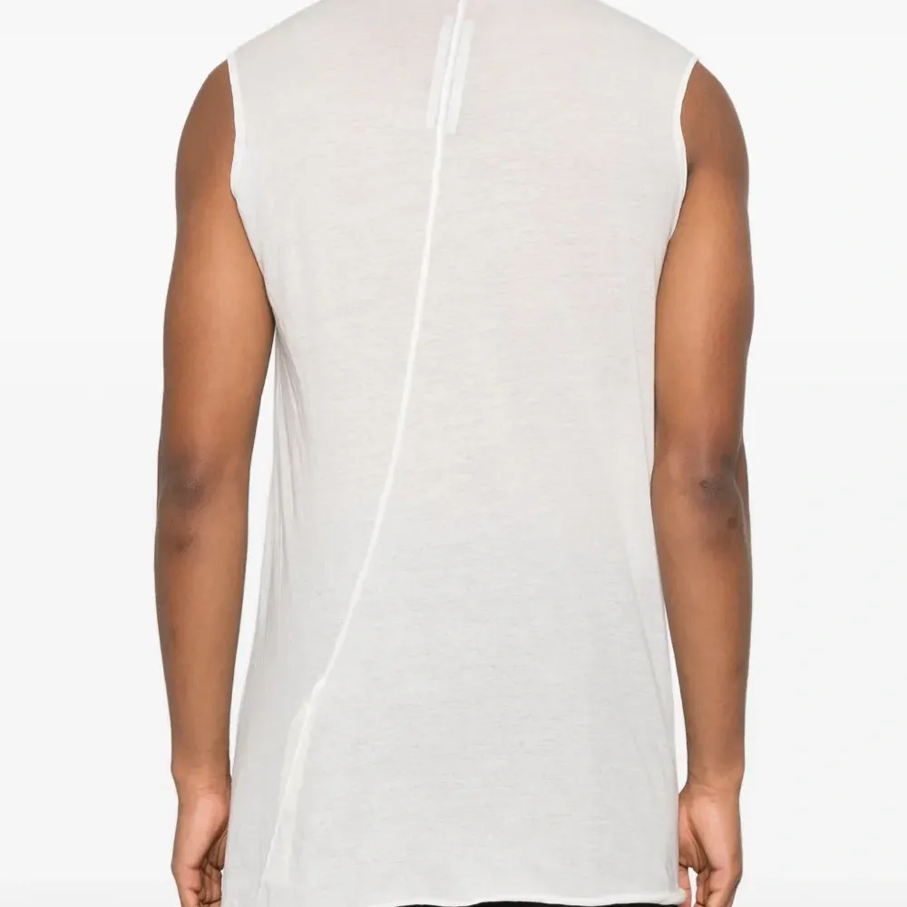 Футболка с рубчатыми необработанными краями