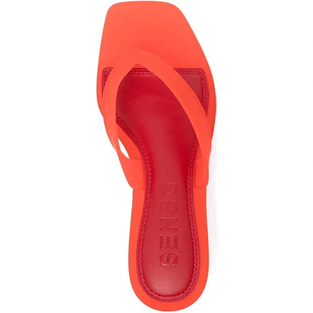 Шлёпанцы Sonya на каблуке 30 мм