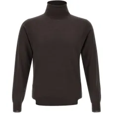 Свитер с высоким воротником