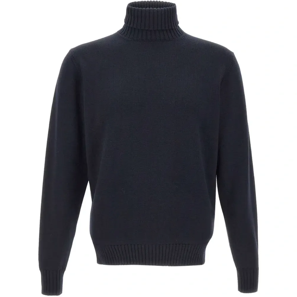 Вязаный свитер с воротником-стойкой