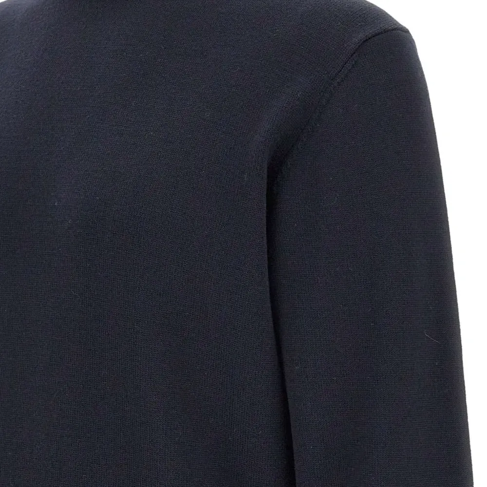 Вязаный свитер с воротником-стойкой