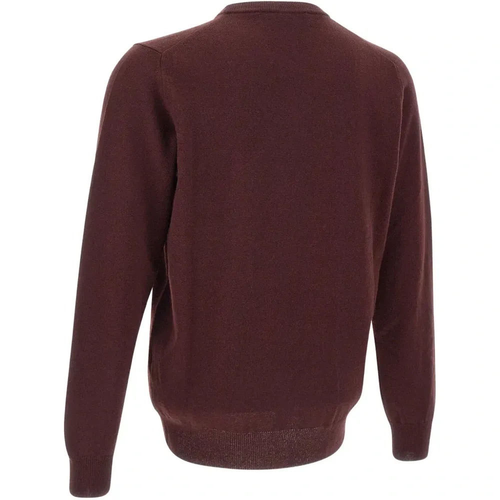 Вязаный свитер с круглым вырезом