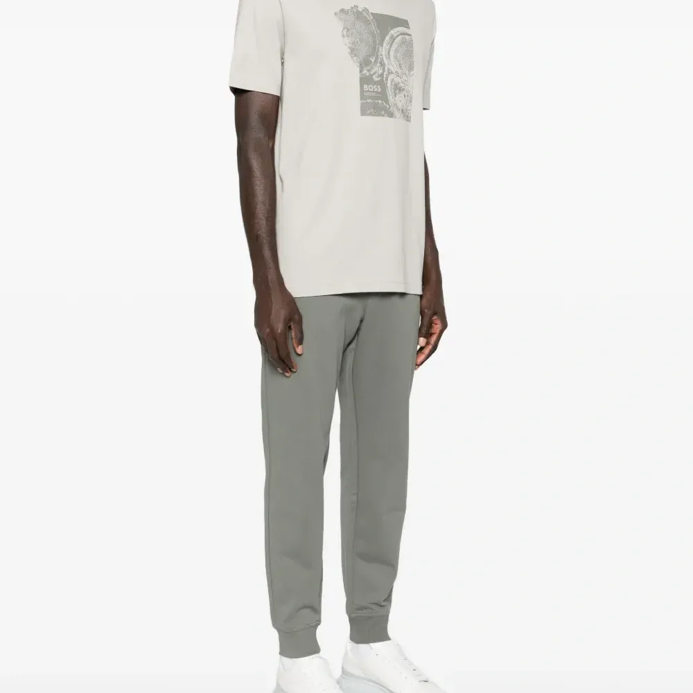 Футболка с графическим принтом