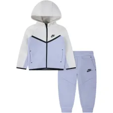 Спортивный костюм с капюшоном (комплект из двух предметов) Спортивный костюм с капюшоном (комплект из двух предметов)