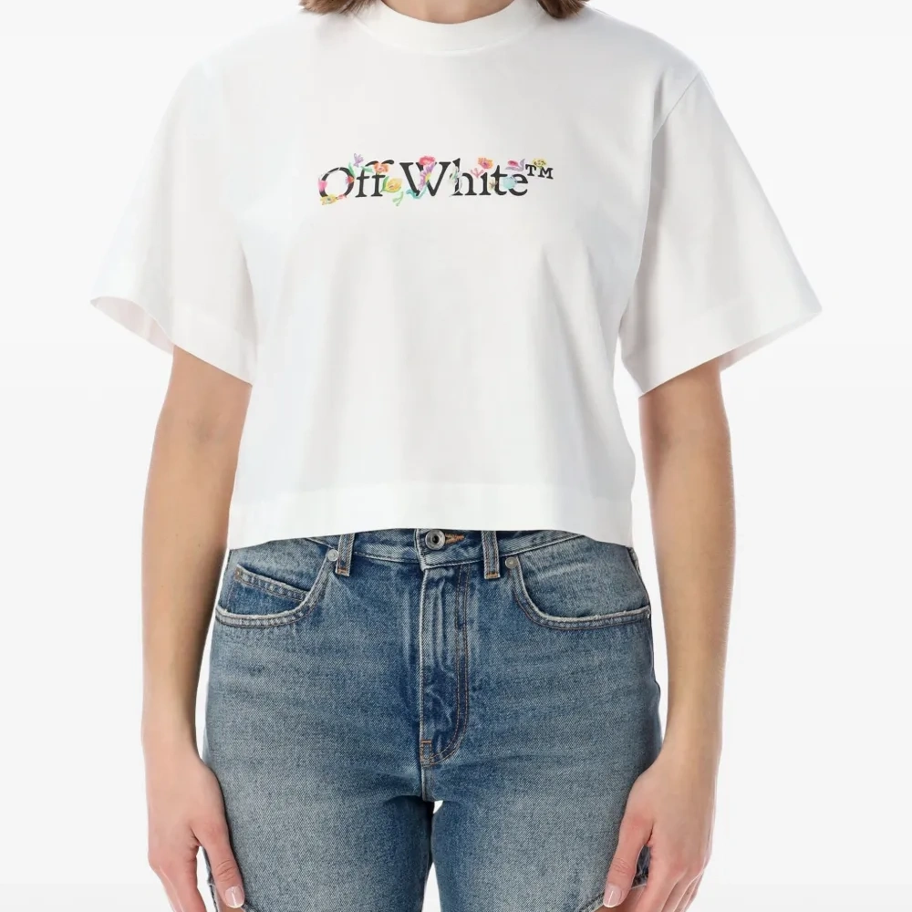 Укороченная футболка с цветочным принтом