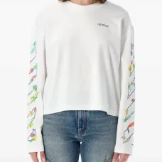 Футболка с длинными рукавами и цветочным принтом