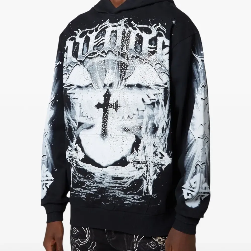 Черное худи Heavens Vault V3 с декоративными кристаллами и графическим принтом Черное худи Heavens Vault V3 с декоративными кристаллами и графическим принтом