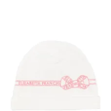 Шапка с вышивкой в виде банта