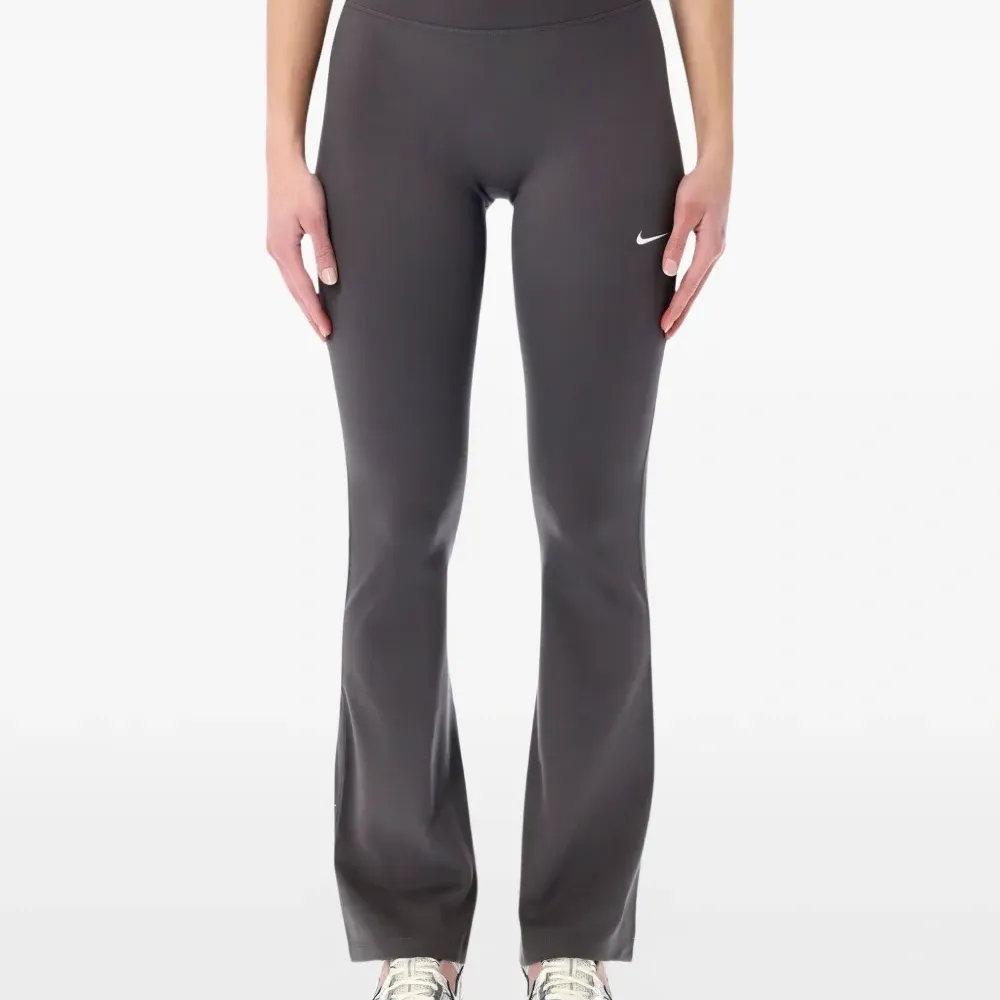 Расклешенные леггинсы с логотипом