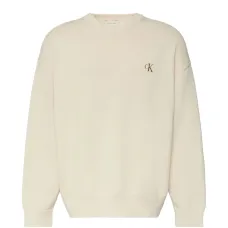 Свитер с вышитым логотипом