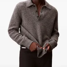 Свитер с воротником поло