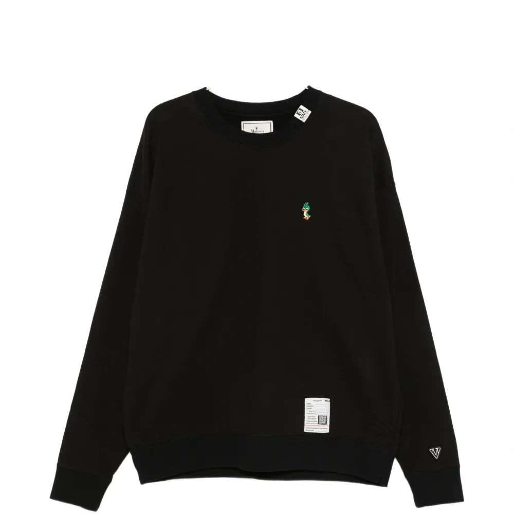 Вышитый свитер