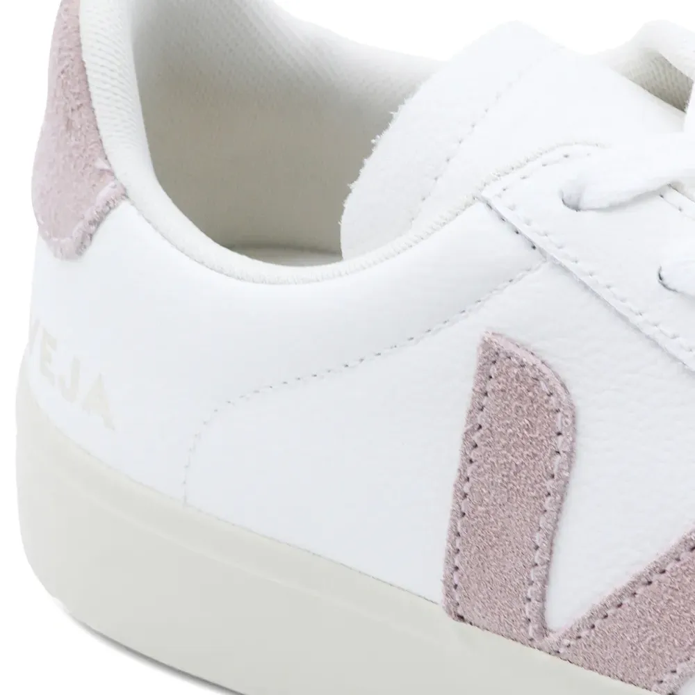 Кроссовки с нашивкой-логотипом