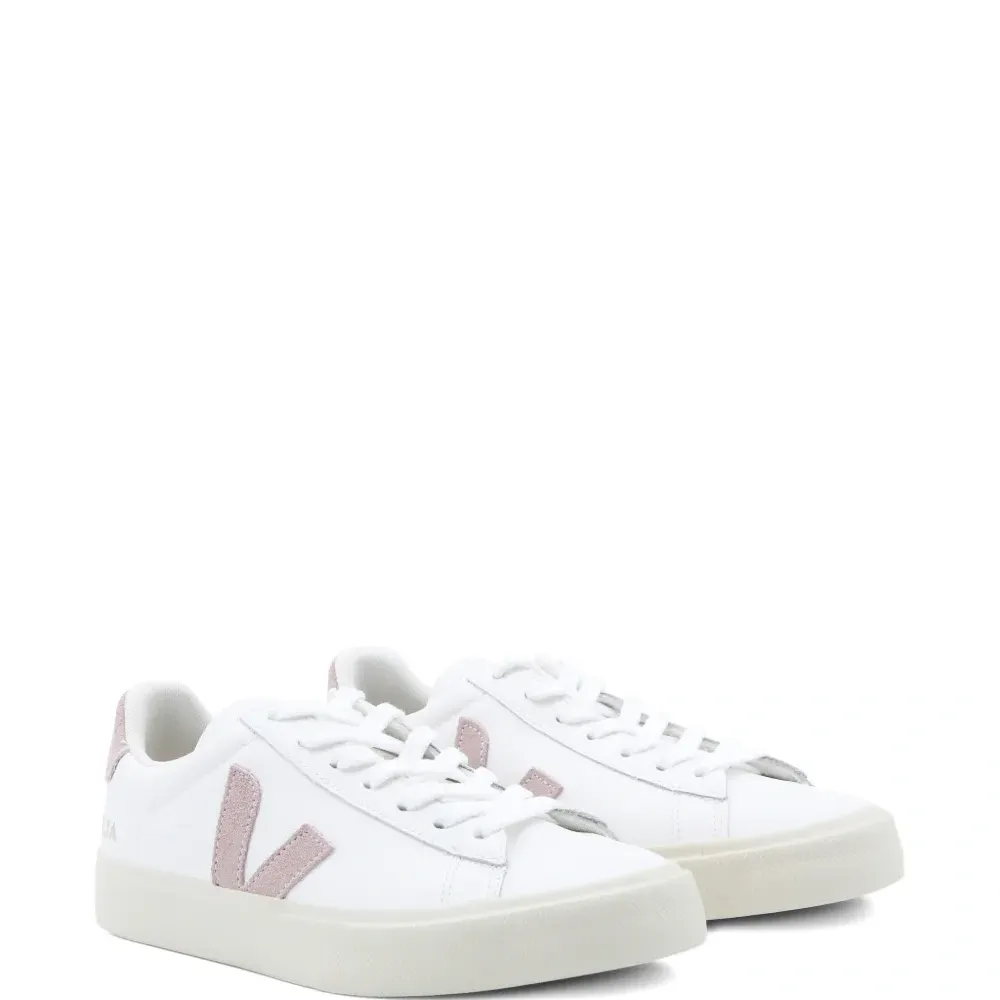 Кроссовки с нашивкой-логотипом