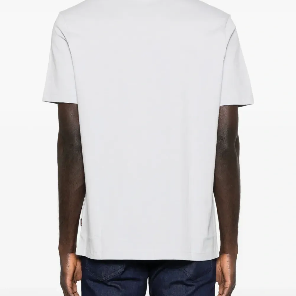 Футболка с логотипом