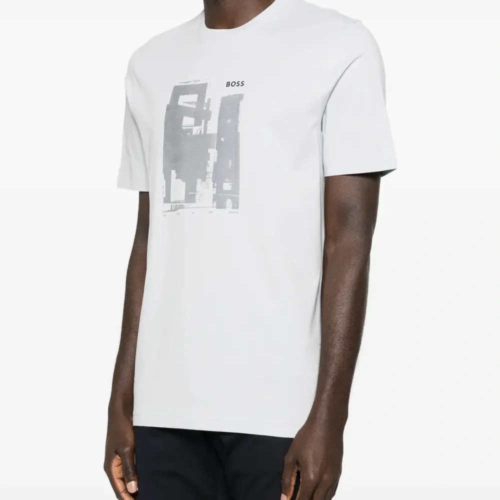 Футболка с графическим принтом