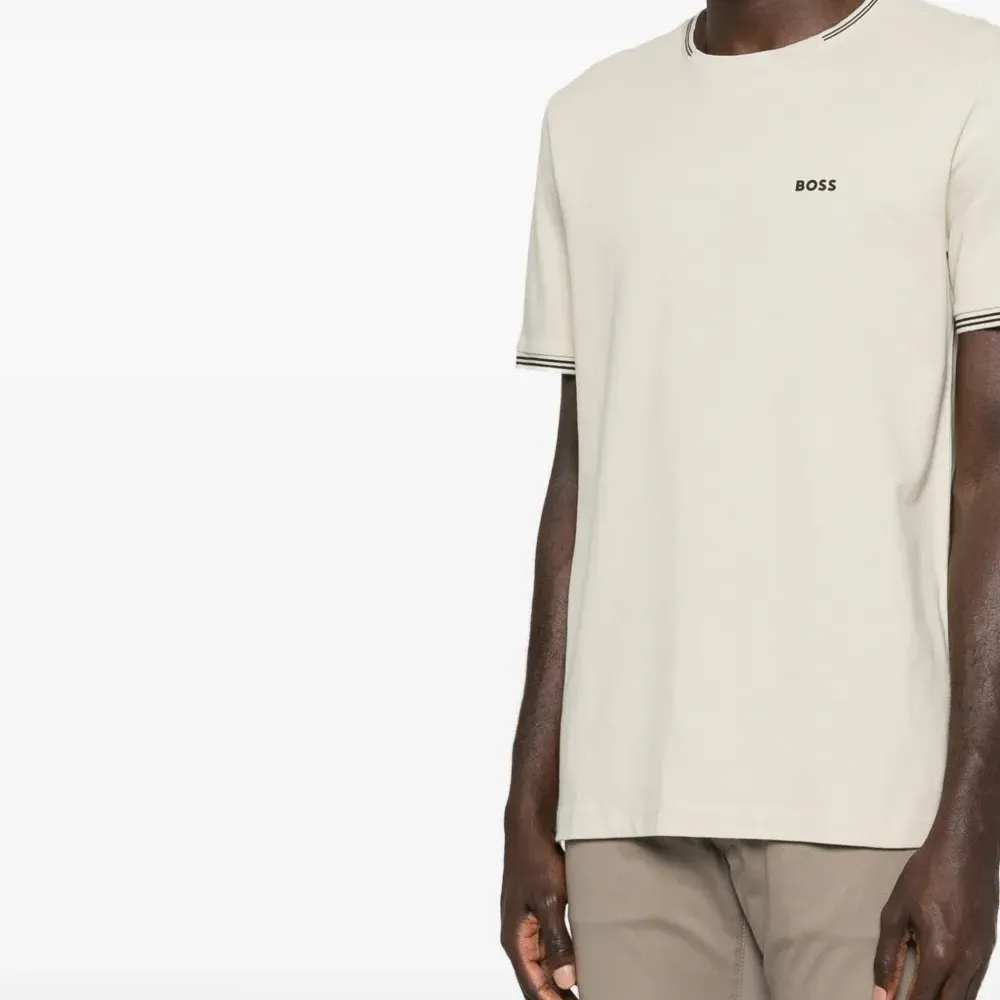 Футболка в полоску с короткими рукавами