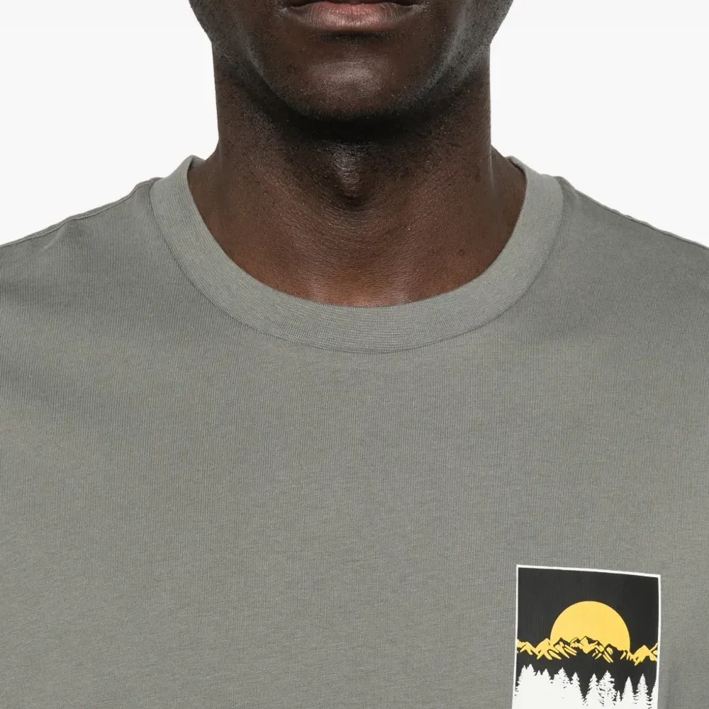 Футболка с графическим принтом