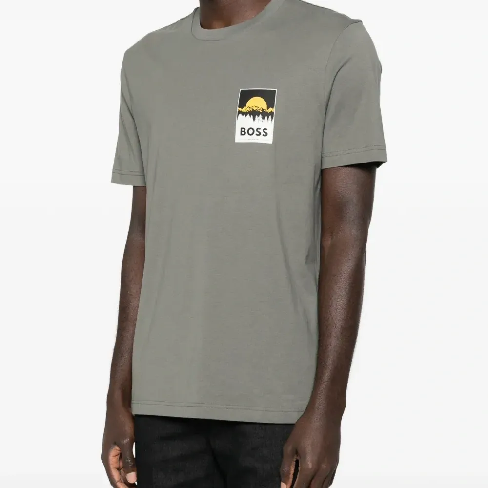 Футболка с графическим принтом