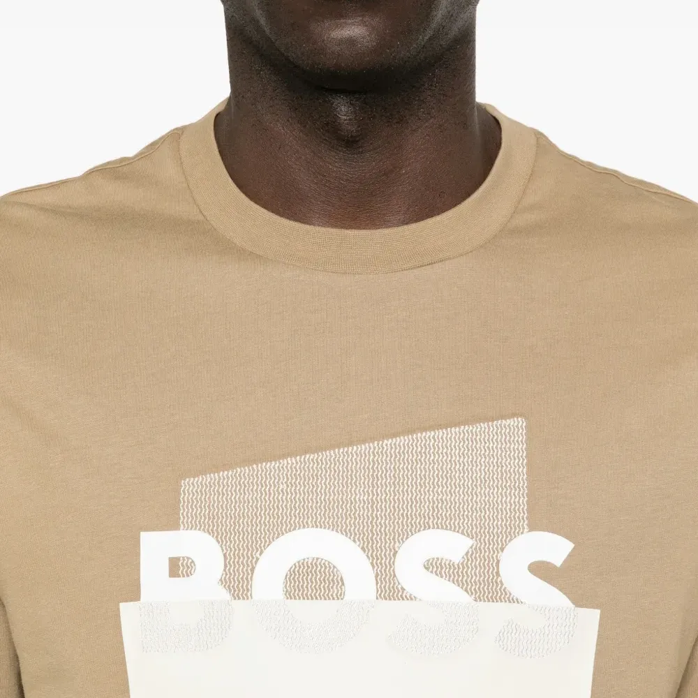 Футболка с логотипом