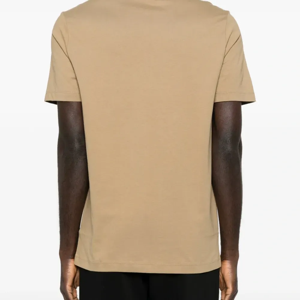 Футболка с логотипом