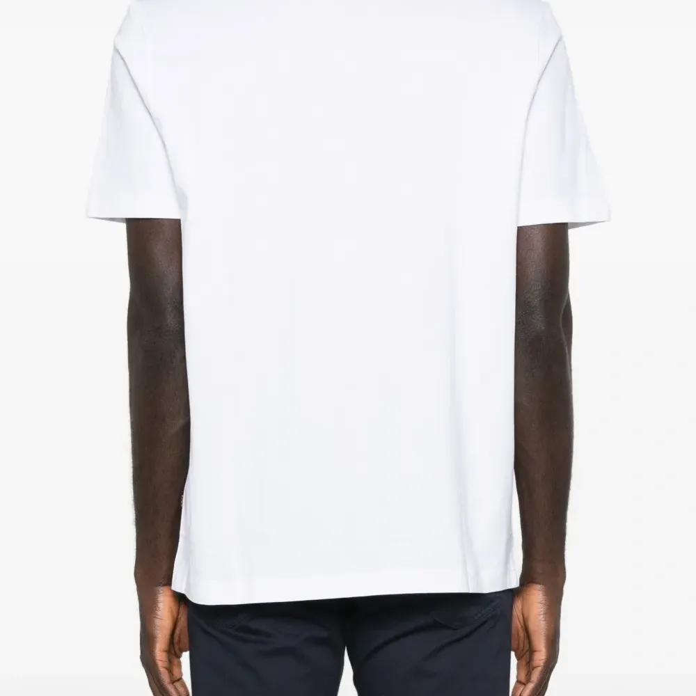 Футболка с нашивкой