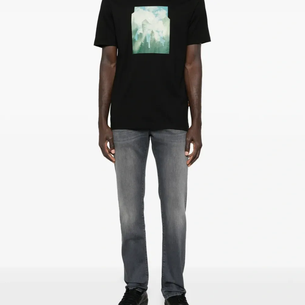 Футболка с графическим принтом