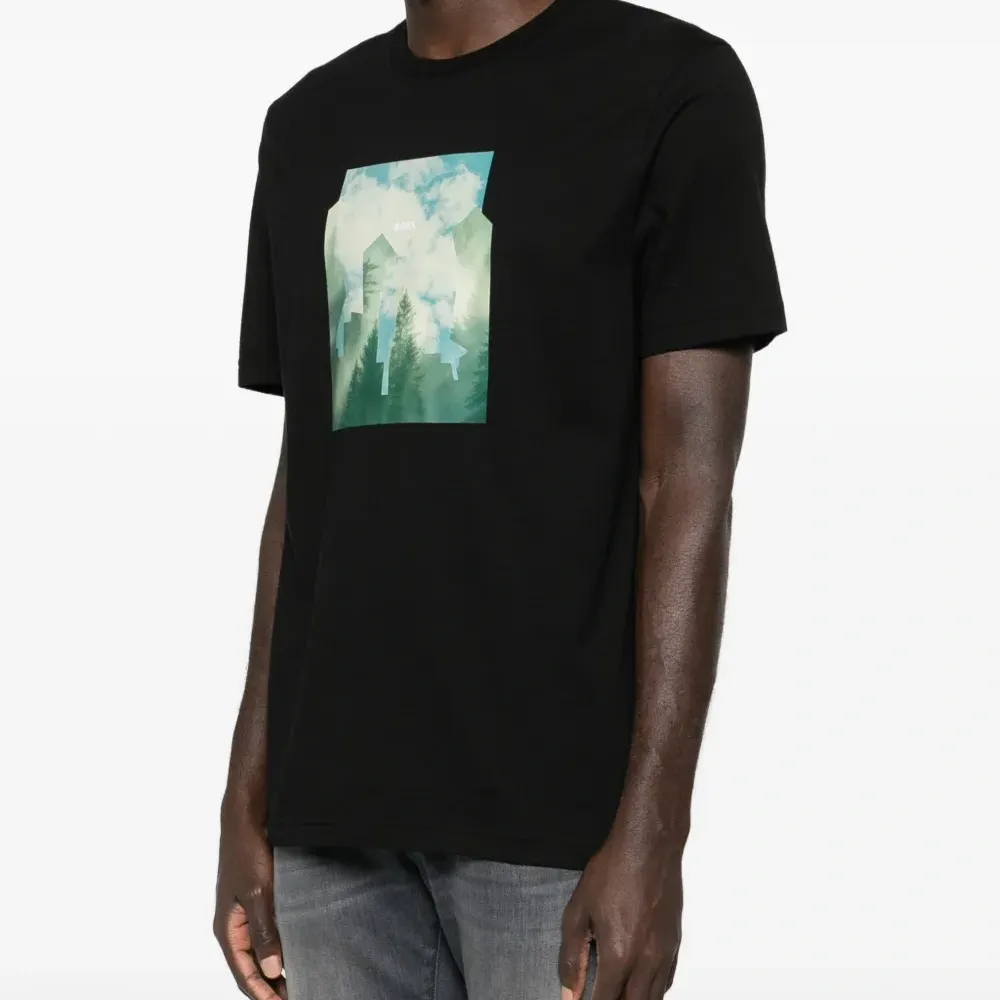 Футболка с графическим принтом