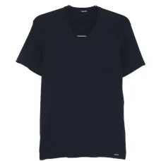 Футболка с V-образным вырезом