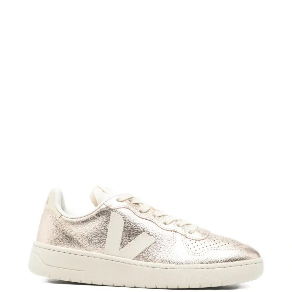 Кроссовки V-10 с перфорированным мысом