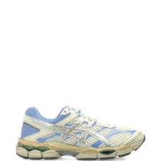 Кроссовки с панелями и шнуровкой