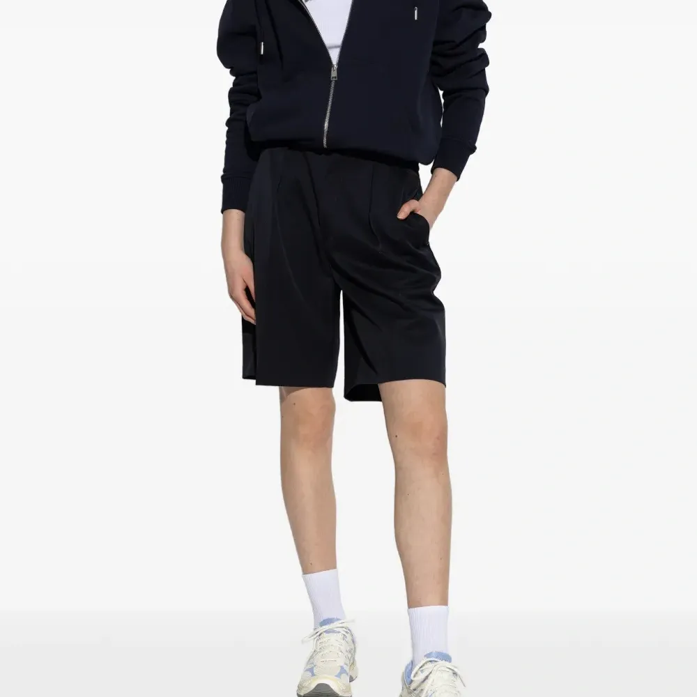 Кроссовки с панелями и шнуровкой