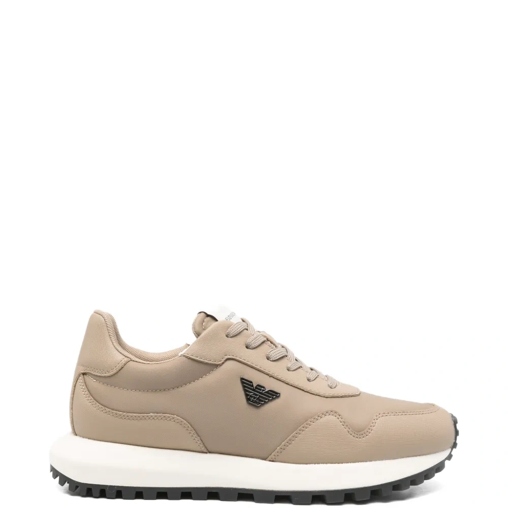 Кроссовки с логотипом