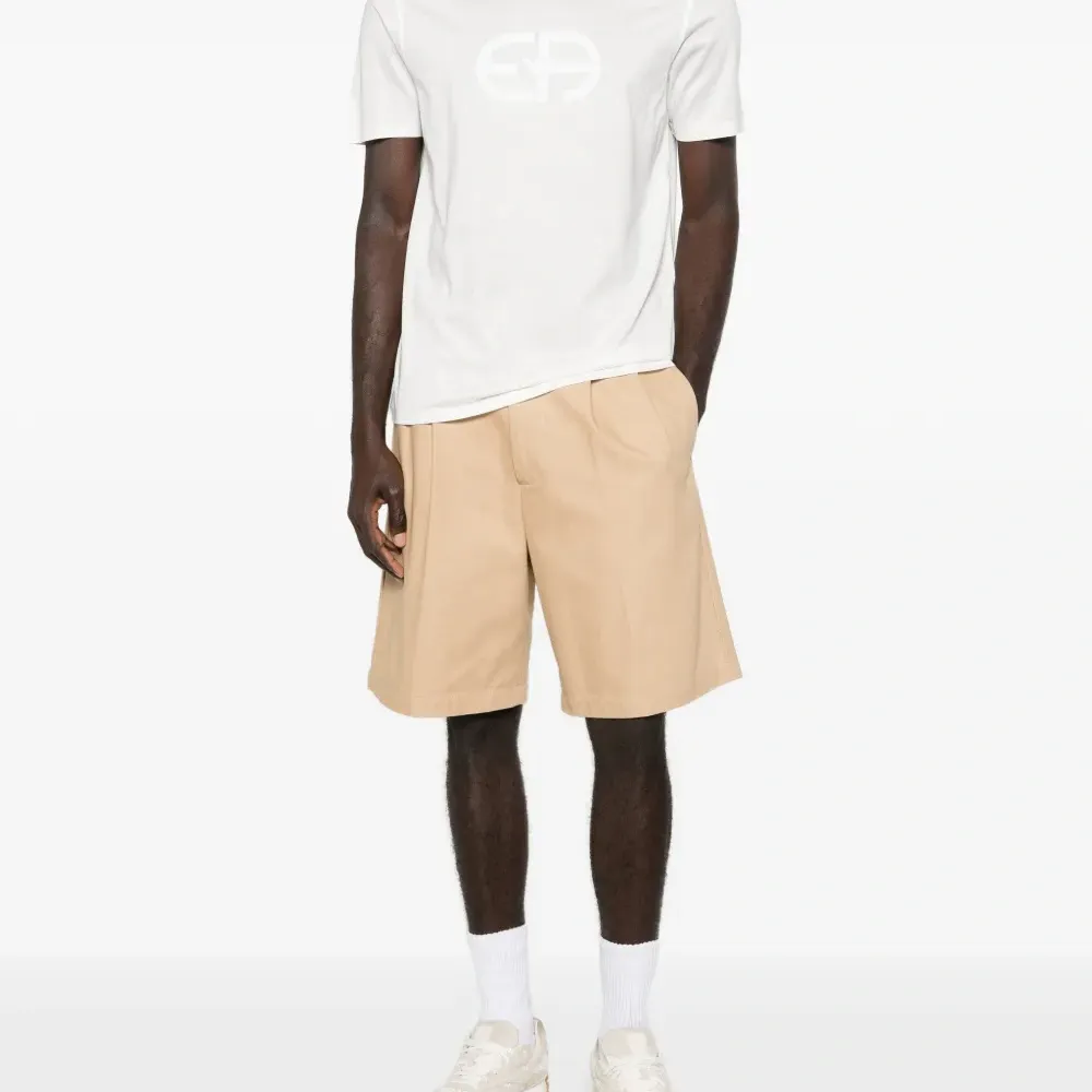 Футболка с логотипом