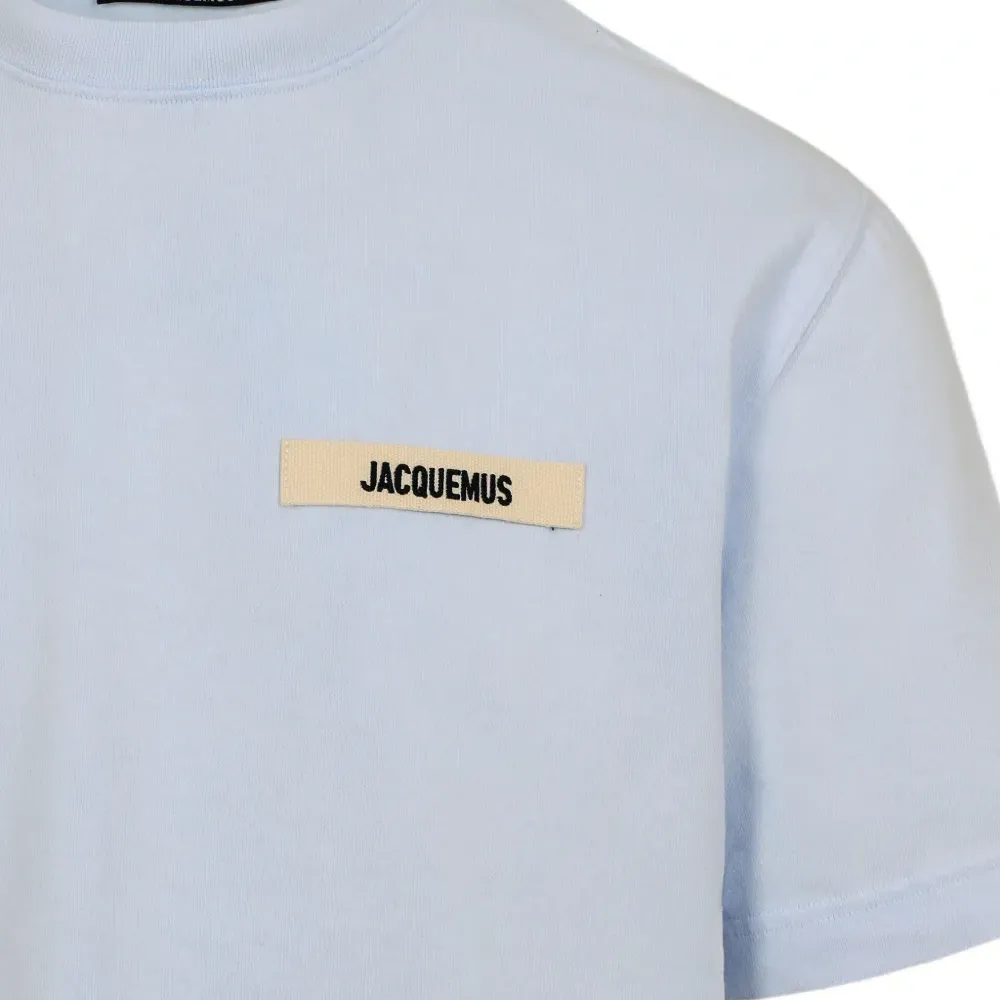 Футболка с нашивкой