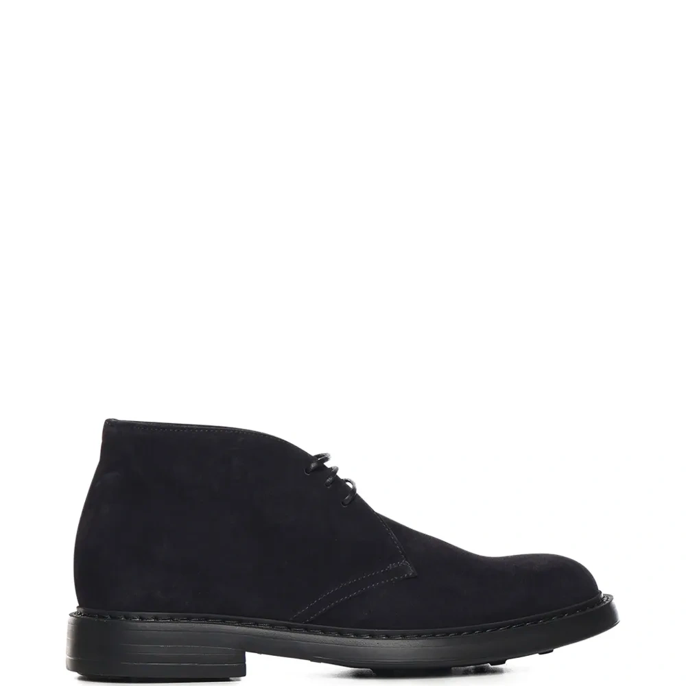 Ботинки на шнуровке