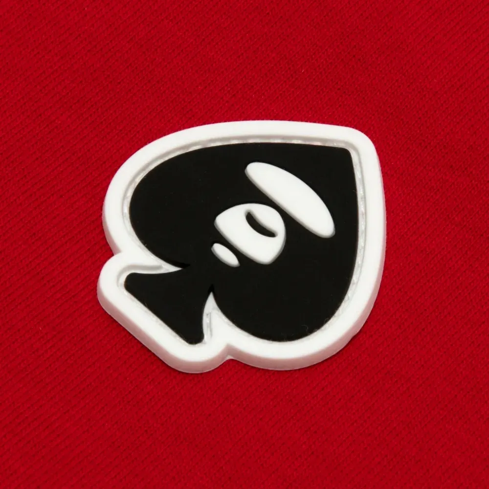 Футболка с нашивкой-логотипом