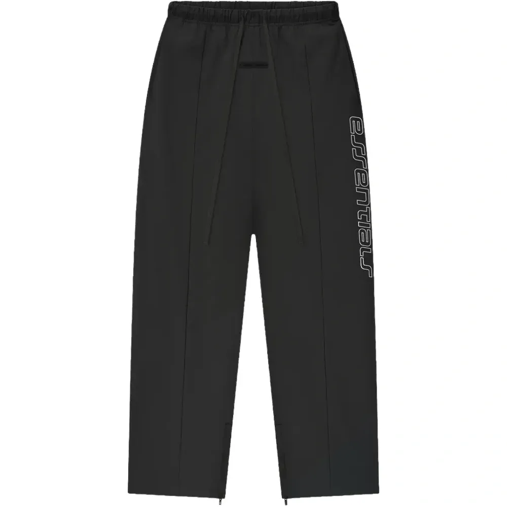 Свободные спортивные брюки